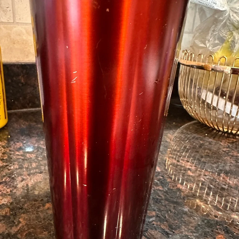 Starbucks 2020 Limited Edition Scalloped Red 24oz Tumbler cup cold hot drinks